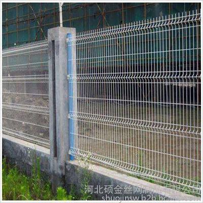 河北碩金絲網制品 專業(yè)供應廠區(qū)護欄網，高清細節(jié)圖全解析
